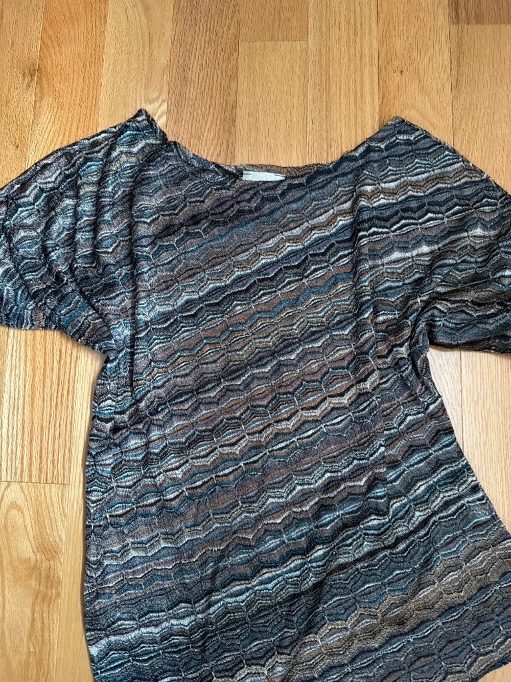 Neutral Patterned Asymmetrical Semi-Sheer Top - large - Picture 2 of 8